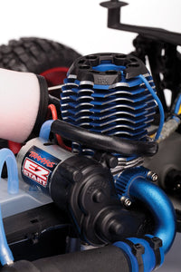 [Motor] Traxxas Nitro Slash - mavi soğutucu kanatlı nitro motor ve EZ-Start yakın çekim