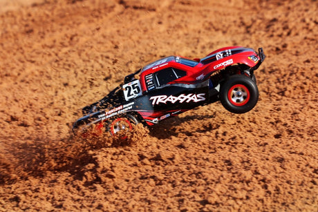 TRAXXAS 1/16 SLASH 4X4 RC Araba