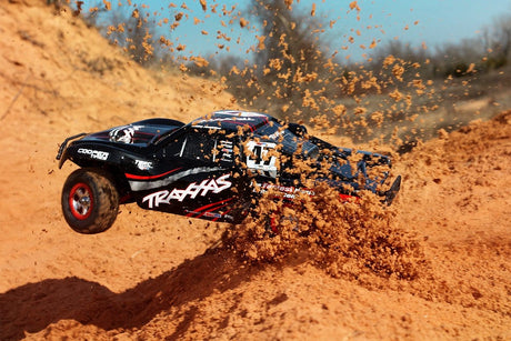 TRAXXAS 1/16 SLASH 4X4 RC Araba