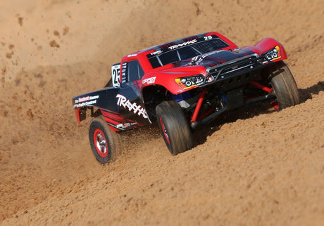 TRAXXAS 1/16 SLASH 4X4 RC Araba