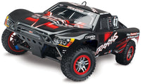 [Dış] Traxxas Slayer Pro - stüdyo çekimi tam araç önden çapraz siyah kırmızı 47 numara